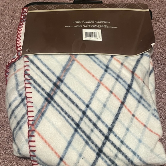 Fleece blanket - Picture 2 of 3